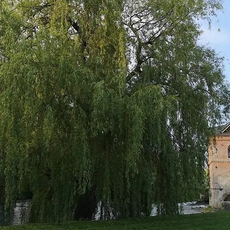 Miller's Farm. On The Auhtie For 2 * Hem-Hardinval